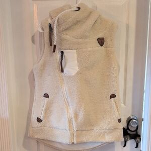 Wanakome Cream Fleece Vest with Brown Accents